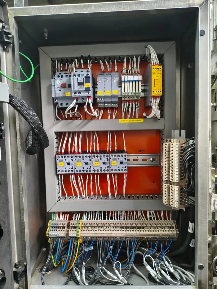 Painel em inox montado pela Völz